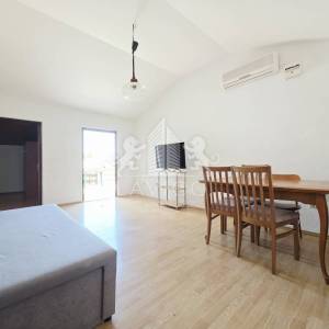 Dvojna kuća s 2 apartmana u Vrsima – 250 m od mora