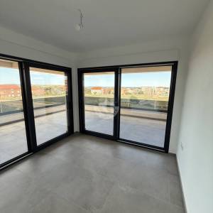 DVOSOBNI STAN S PRPSTRANOM TERASOM, 1. KAT, 350 M OD MORA, POVLJANA - PAG