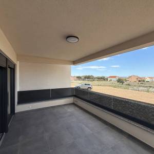 DVOSOBNI STAN S TERASOM I VRTOM, 350 M OD MORA, POVLJANA - PAG