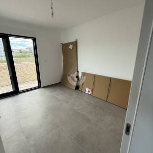 DVOSOBNI STAN S TERASOM I VRTOM, 350 M OD MORA, POVLJANA - PAG