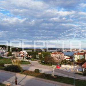 EKSKLUZIVNO! Građevinsko zemljište s pogledom na more – Premantura, 1.001 m²