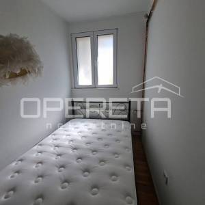 Eksluzivan najam - moderno uređen stan (38m2 stan + 12 m2 predsoblje/zimski vrt)