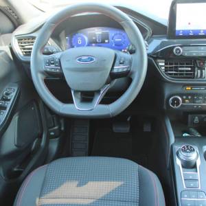 Ford Kuga 2.0 TDCi AUTOMATIK ST Line *NAVIGACIJA, KAMERA, HEAD-UP*