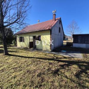 GORSKI KOTAR, FUŽINE, LIČ - veliko obiteljsko imanje s dvije kuće i garažom, spuštena cijena,investicijska  prilika!