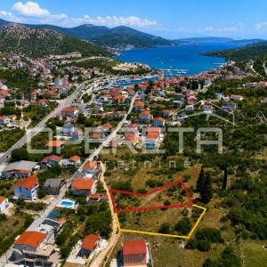 Građevinsko zemljište 500 m do mora, Marina, Trogir
