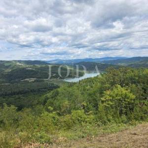 Građevinsko zemljište s pogledom na jezero Butoniga,Pazin okolica