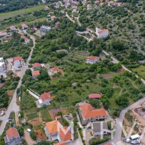 Građevinsko zemljište u blizini luke u Zavali