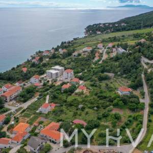 Građevinsko zemljište u blizini luke u Zavali