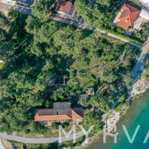 Hotel prvi red do mora
