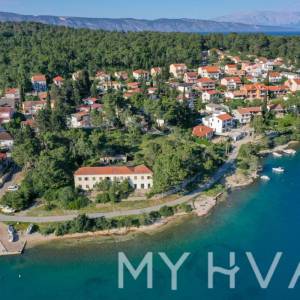 Hotel prvi red do mora