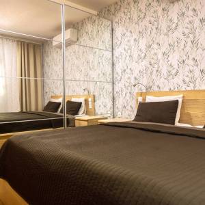Hrvatska, Zadar, Vir - luksuzna vila s 3 apartmana i garažom, velikim parkingom i dvorištem,  191.32 m2, 30 m do plaže