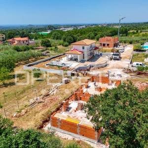 
Iatra, Poreč okolica – moderna dvojna kuće s bazenom i pogledom na more


