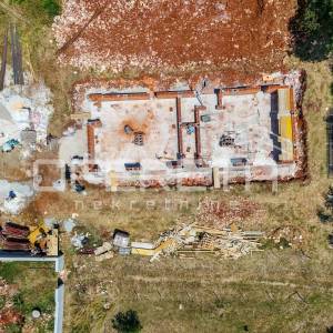 
Iatra, Poreč okolica – moderna dvojna kuće s bazenom i pogledom na more


