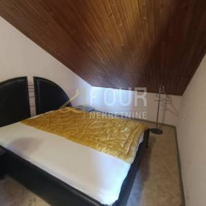 Ika - Oprić, 2 stana s okućnicama
