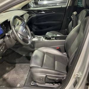 INSIGNIA SPORTS TOURER 1.5 Turbo D Business Elegance AUTOMATIK