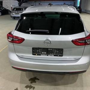 INSIGNIA SPORTS TOURER 1.5 Turbo D Business Elegance AUTOMATIK