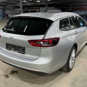 INSIGNIA SPORTS TOURER 1.5 Turbo D Business Elegance AUTOMATIK