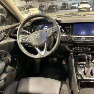 INSIGNIA SPORTS TOURER 1.5 Turbo D Business Elegance AUTOMATIK