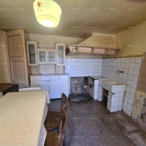 Istarska kamena kuća za renovaciju. Općina Lovrećica.