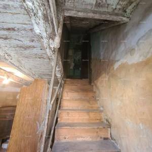 Istarska kamena kuća za renovaciju. Općina Lovrećica.
