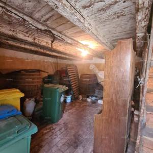 Istarska kamena kuća za renovaciju. Općina Lovrećica.