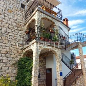 Istra, Brtonigla okolica – imanje s više jedinica, gospodarskom zgradom i veliki