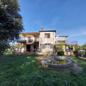 ISTRA, BRTONIGLA - Prekrasna prostrana kuća na osami
