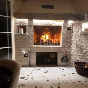 Istra, Buje, Kaštel - okolica, kamena vila s bazenom