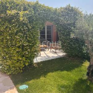 Istra, Buje, Kaštel - okolica, kamena vila s bazenom
