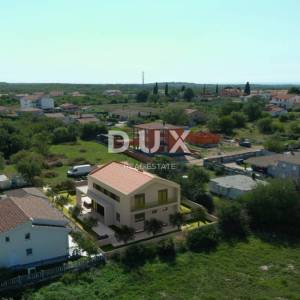 ISTRA, BUJE, KAŠTEL - Zemljište s pravomoćnom građevinskom dozvolom