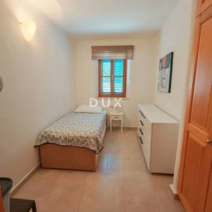 ISTRA, BUJE - Kuća s bazenom i prekrasnim pogledom 