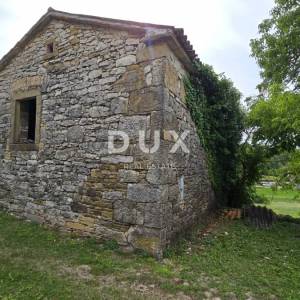 ISTRA, CEROVLJE - Kamena starina s pogledom i velikim potencijalom za uređenje