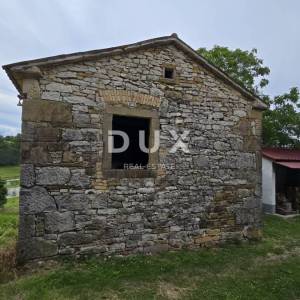 ISTRA, CEROVLJE - Kamena starina s pogledom i velikim potencijalom za uređenje