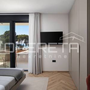 Istra, Fažana – samostojeća vila s bazenom, 50 m od plaže, 4 spavaće sobe, 322 m