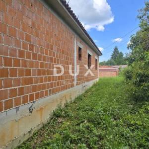 ISTRA, GRAČIŠĆE - Ekskluzivna privatnost, mir i otvoreni pogled – kuća s velikom okućnicom