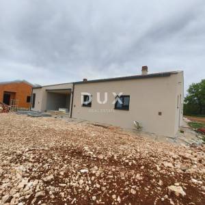 ISTRA, KAŠTELIR - Dvojna kuća sa bazenom u izgradnji