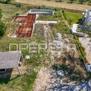 Istra, Krasica – atraktivno zemljište s projektom i započetom gradnjom, pogled m