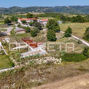 Istra, Krasica – atraktivno zemljište s projektom i započetom gradnjom, pogled m