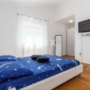 ISTRA, LABIN - Kuća s bazenom u pitomom okruženju