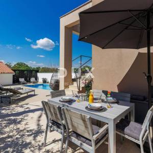 ISTRA, LABIN - Kuća s bazenom