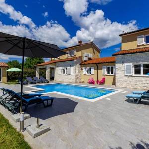 ISTRA, LABIN - Kuća s dvije stambene jedinice i bazenom