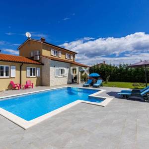 ISTRA, LABIN - Kuća s dvije stambene jedinice i bazenom
