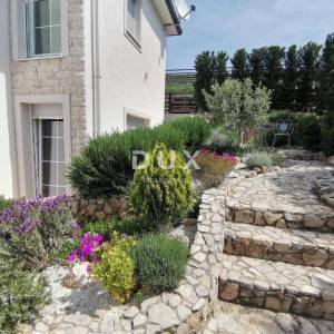 ISTRA, LABIN OKOLICA - Luksuzna vila s bazenom i pogledom na more