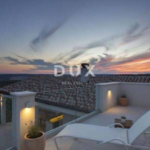 ISTRA, LABIN OKOLICA - Luksuzna vila s bazenom i pogledom na more