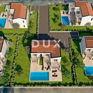 ISTRA, LABIN - Prostrano građevinsko zemljište na rubu naselja