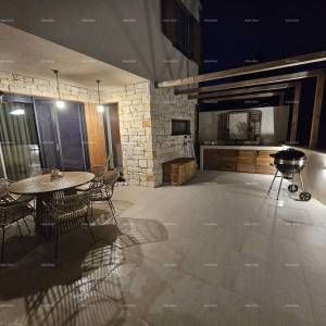Istra, Marčana – Elegantna kuća s bazenom i 200 m² vrta