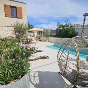 Istra, Marčana – Elegantna kuća s bazenom i 200 m² vrta