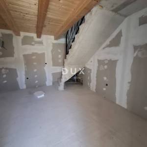 ISTRA, MARČANA - Kamena kuća u fazi renovacije!