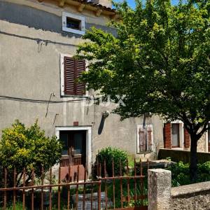 ISTRA, MARČANA - Kamena kuća i građevinsko zemljište