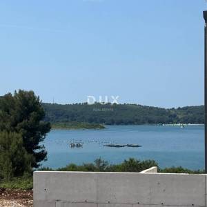 ISTRA, MEDULIN Građevinsko zemljište s pogledom na more s građevinskom dozvolom za vilu!